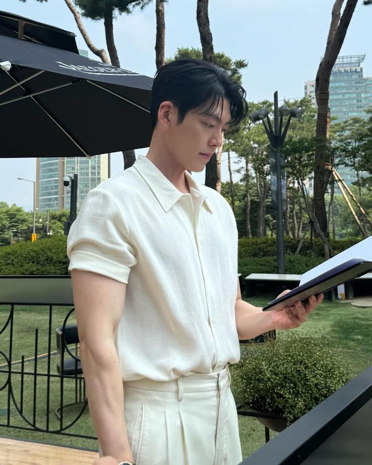 Tiểu sử CEO Kim Woo Bin